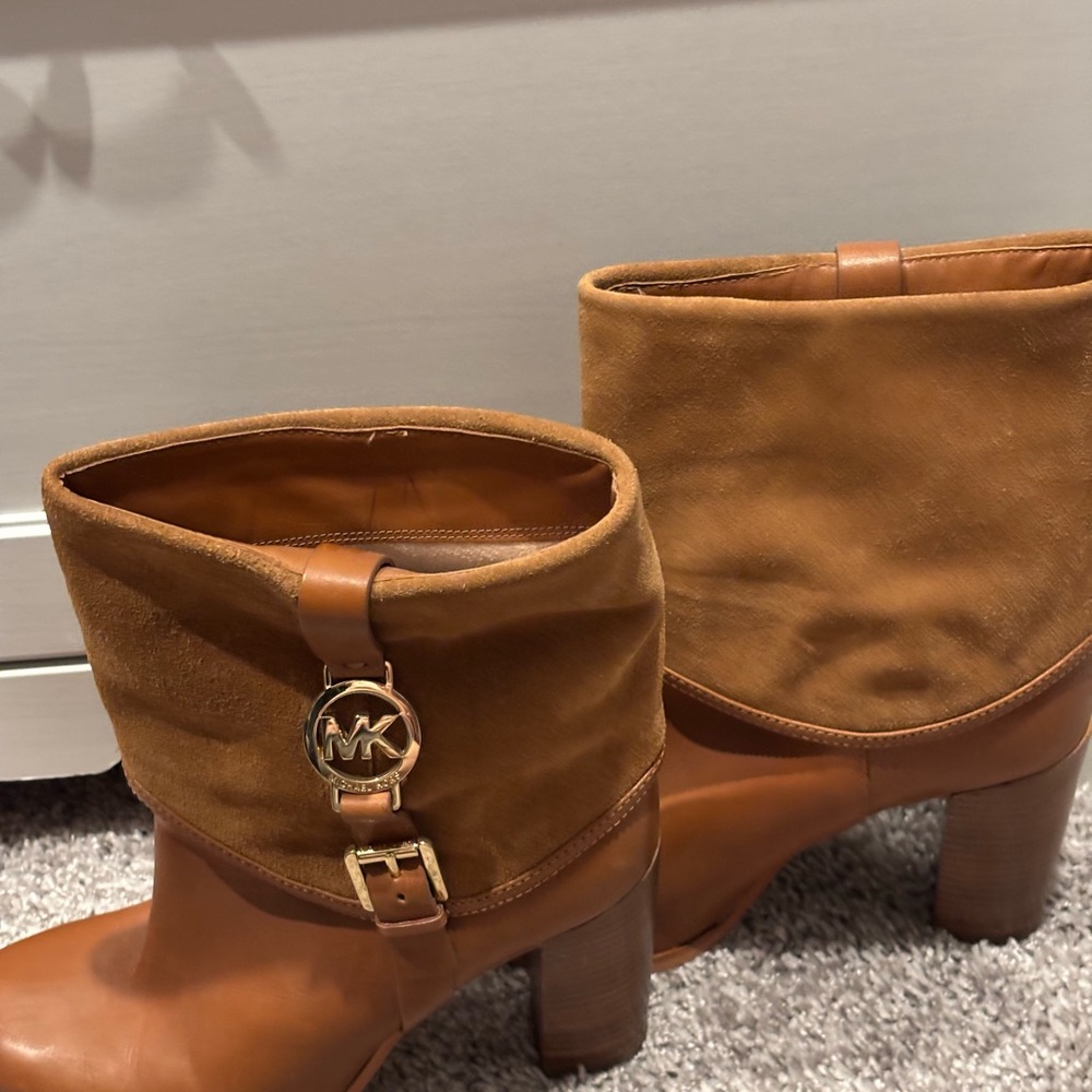 Michael Kors Women's Brown Ankle Booties size 9